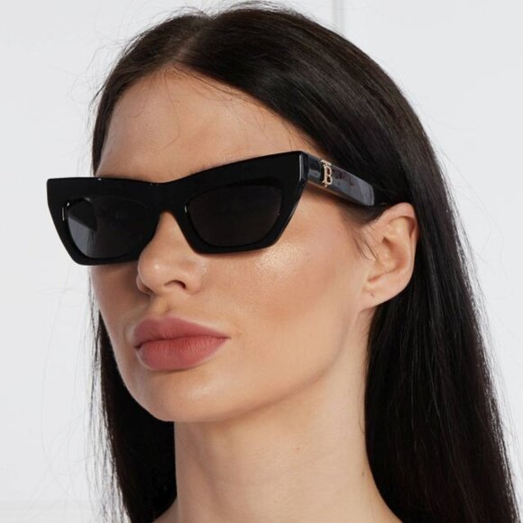 NWT BURBERRY SUNGLASSES WOMEN BLACK CAT EYE - Picture 1 of 4